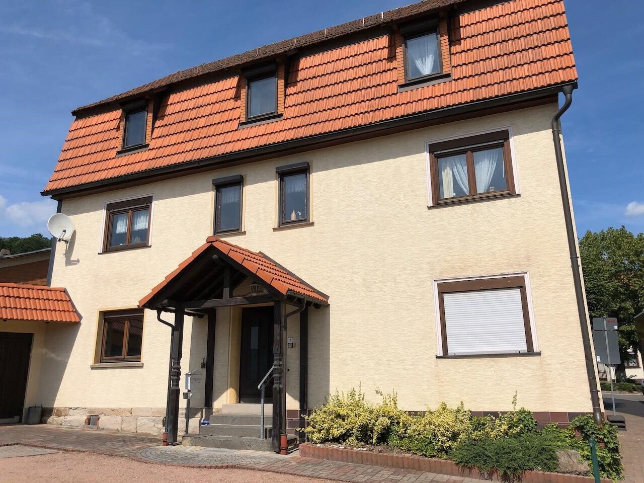 Brotterode: Trusetal, Wohn-und Geschäftshaus 