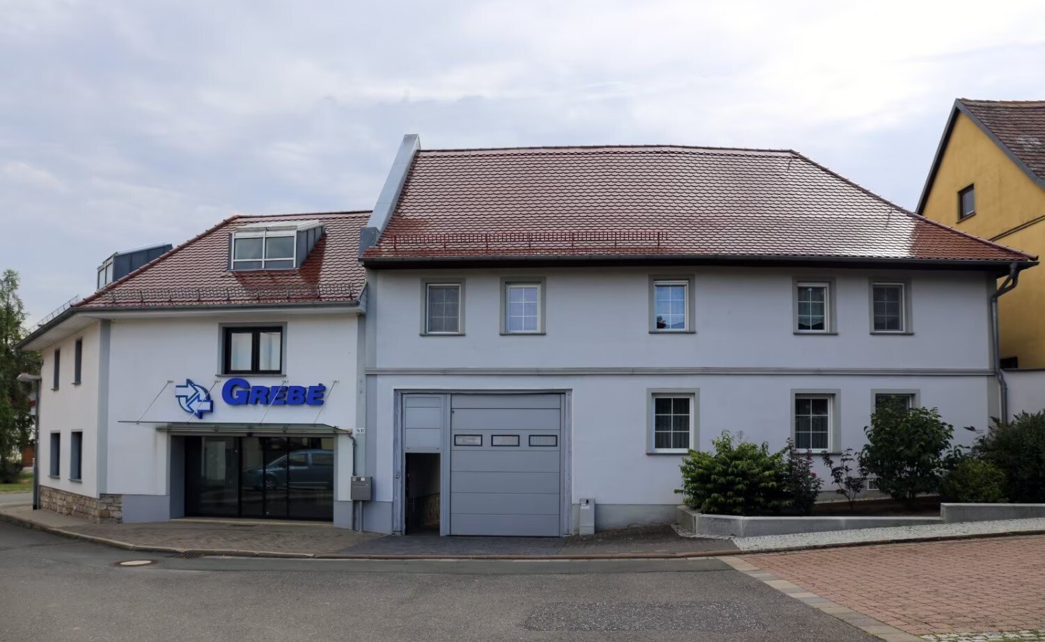 Pfiffenbach: Pfiffenbach, Wohn-u.Geschäftshaus + Nebengeb. 