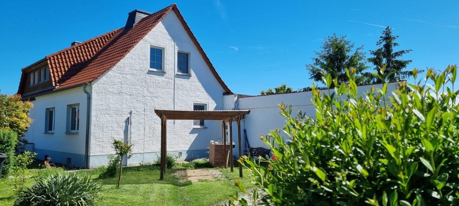 Roßleben-Wiehe: Roßleben-Wiehe, Doppelhaushälfte 